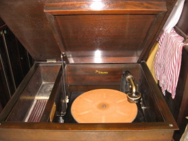 Schubert Edisonic interior