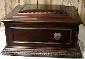 Regina music box style
11, closed view