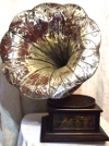 an image of Unusual European disc phonograph